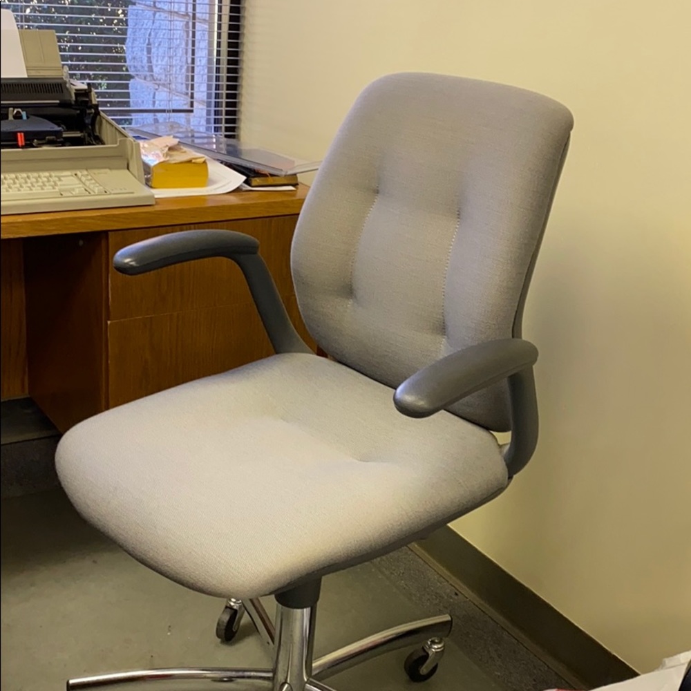 Chairs - Picture 3 of 5